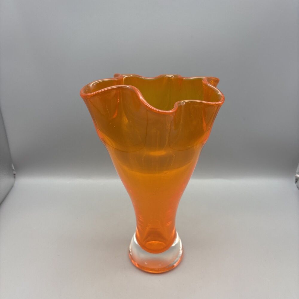 Vintage Handblown Art Glass Orange Ruffled Handkerchief Vase 9-3/8” Tall - Picture 4 of 10